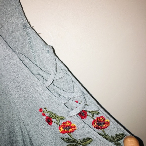 Blouse - Picture 2 of 3